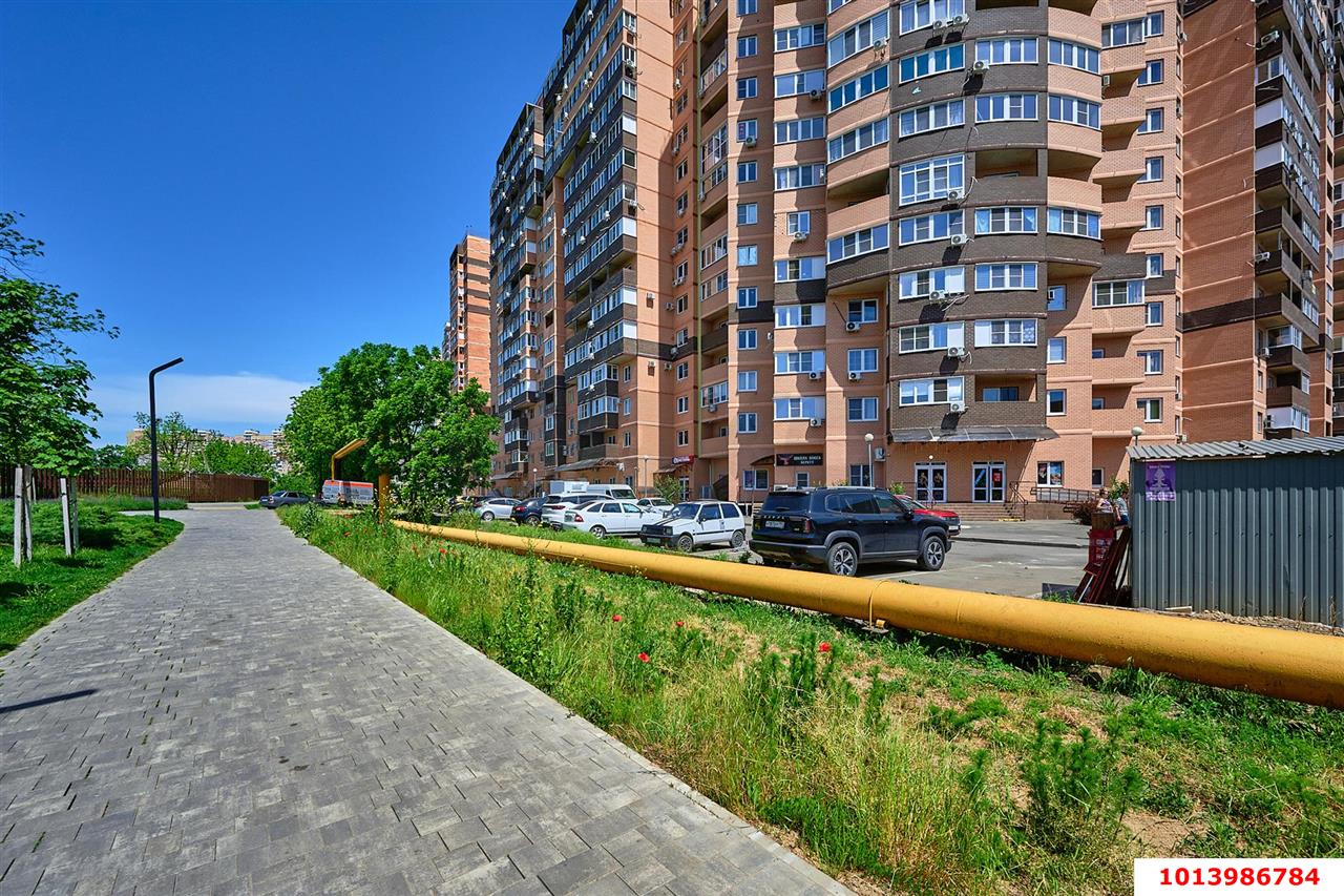 Фото №3: Торговое помещение 168 м² - Краснодар, жилой комплекс Авиатор, ул. имени Валерия Гассия, 2