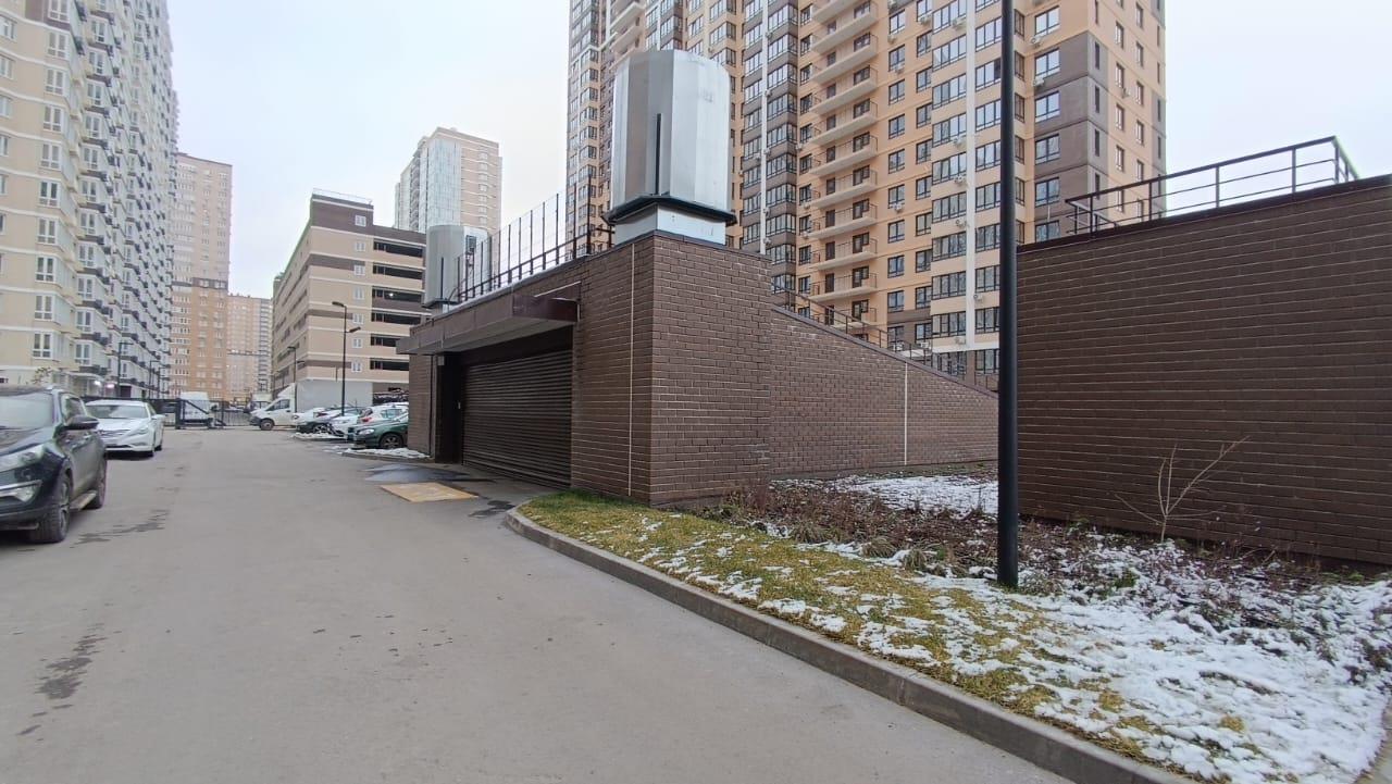 Фото №1: Гараж - Краснодар, ЖК Улыбка, Прикубанский внутригородской округ, мкр. жилой комплекс Улыбка, ул. имени Героя Георгия Бочарникова, 2