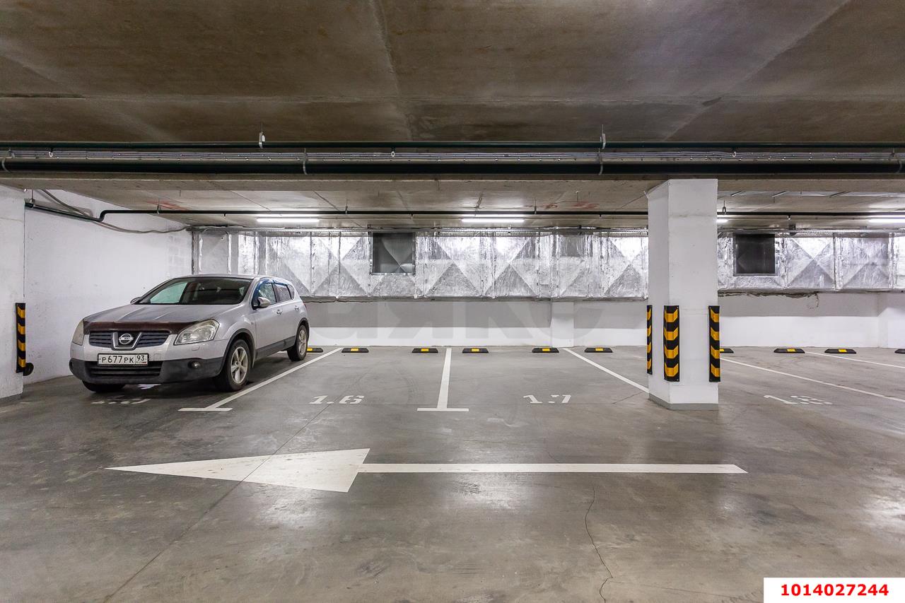 Фото №2: Гараж 225 м² - Краснодар, жилой комплекс Сограт, ул. Красных Партизан, 4/15