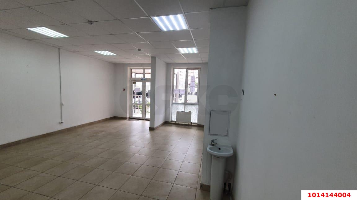 Фото №4: Торговое помещение 37 м² - Краснодар, жилой комплекс Видный, ул. Командорская, 3к1