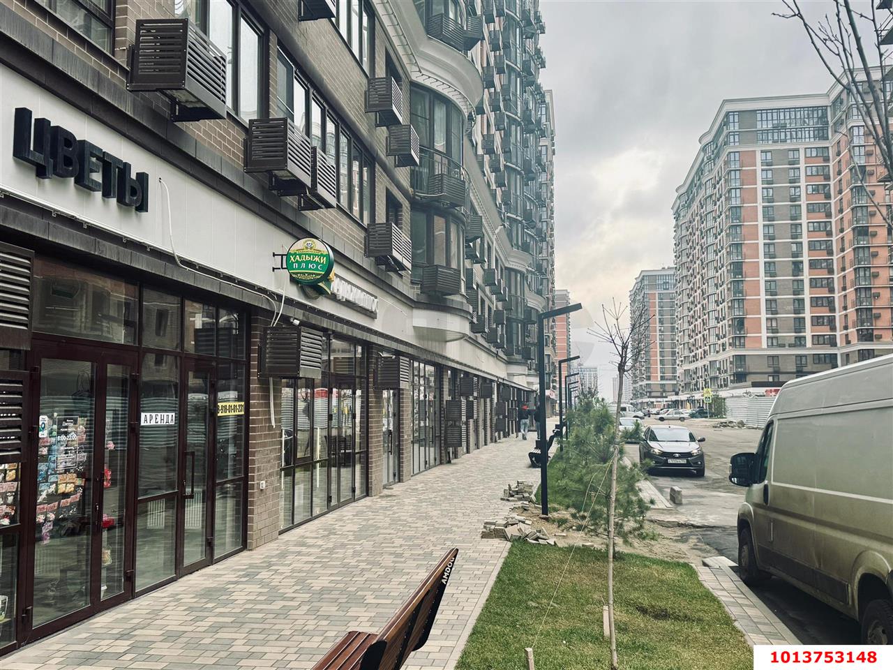 Фото №1: Торговое помещение 30 м² - Краснодар, жилой комплекс Самолёт-5, ул. Ивана Беличенко, 97