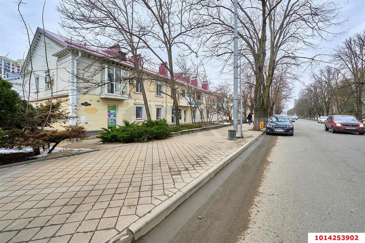 Фото №1: Торговое помещение 113 м² - Краснодар, Западный внутригородской округ, ул. Красная, 165/3