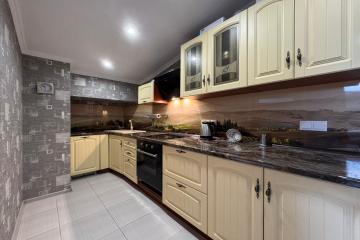 Фото №1: 2-комнатная квартира 51 м² - Краснодар, мкр. Краевая Клиническая Больница, ул. Домбайская, 10/1к1