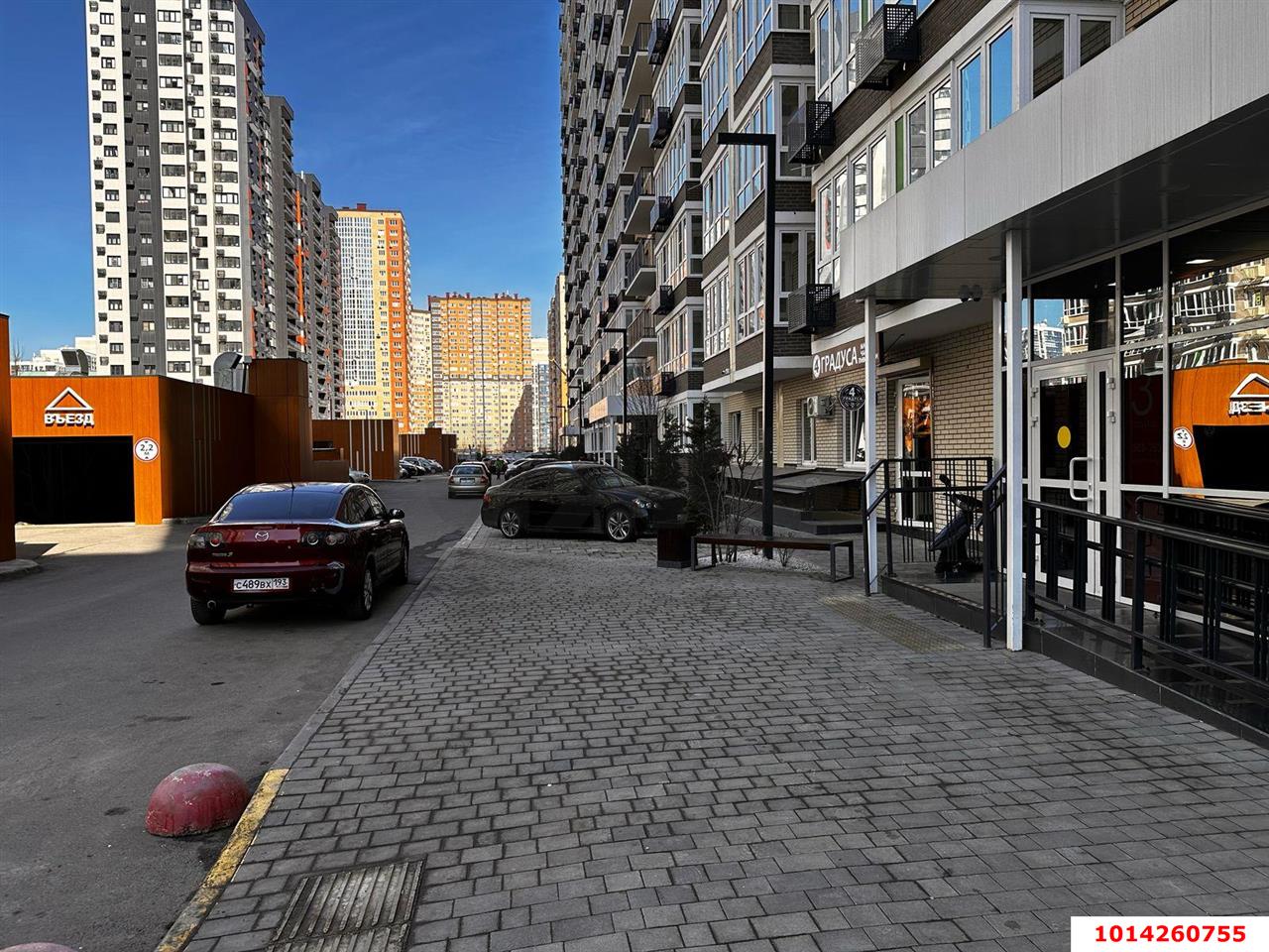 Фото №2: Торговое помещение 62 м² - Краснодар, жилой комплекс Абрикосово, ул. имени Героя Георгия Бочарникова, 4к2