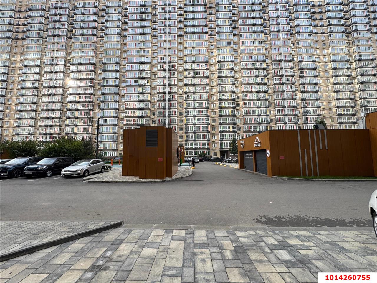 Фото №3: Торговое помещение <span class="whitespace-nowrap">61 м²</span>, <span class="whitespace-nowrap">1/24 эт.</span> - Краснодар, Прикубанский внутригородской округ, мкр. ЖК Абрикосово, ул. имени Героя Георгия Бочарникова, 4к2