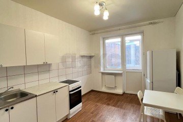 Фото №1: 2-комнатная квартира 65 м² - Краснодар, мкр. Музыкальный, ул. имени Сергея Есенина, 131