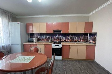 Фото №1: 2-комнатная квартира 65 м² - Краснодар, мкр. Черёмушки, ул. Ставропольская, 107/9