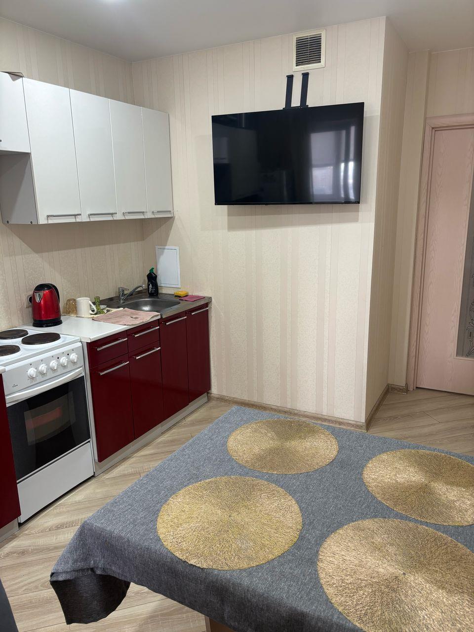 Фото №2: 1-комнатная квартира 42 м² - Краснодар, Прикубанский внутригородской округ, Музыкальный, ЖК Времена Года, мкр. имени Петра Метальникова, ул. Петра Метальникова, 5к3