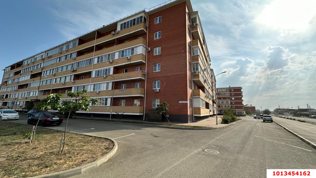 Фото №1: 1-комнатная квартира 52 м² - Новая Адыгея, жилой комплекс Виноград 2, ул. Бжегокайская, 25/1к12