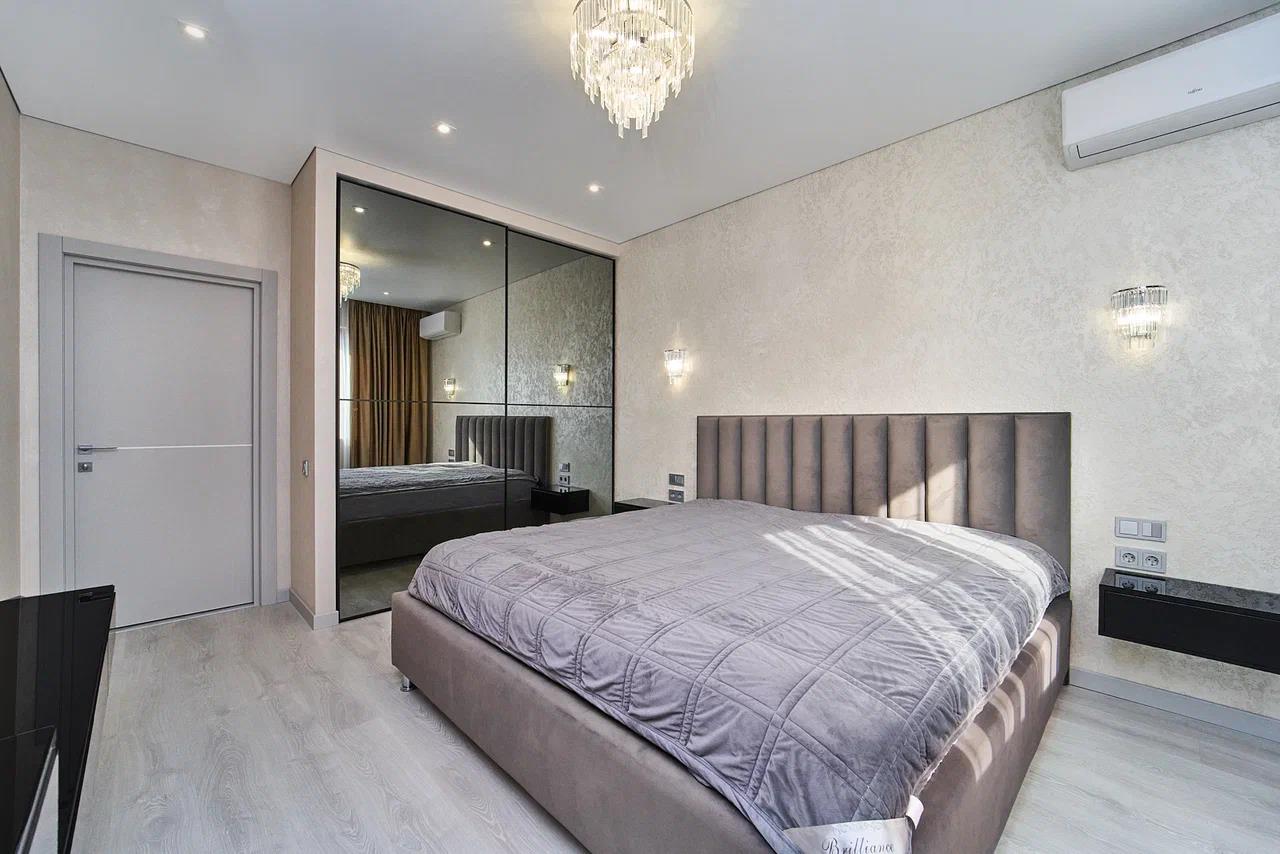 Фото №3: 2-комнатная квартира 72 м² - Краснодар, Прикубанский внутригородской округ, Школьный, жилой комплекс Версаль, мкр. Круглик, ул. Черниговская, 1