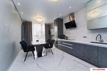 Фото №1: 2-комнатная квартира 72 м² - Краснодар, мкр. жилой комплекс Версаль, ул. Черниговская, 1