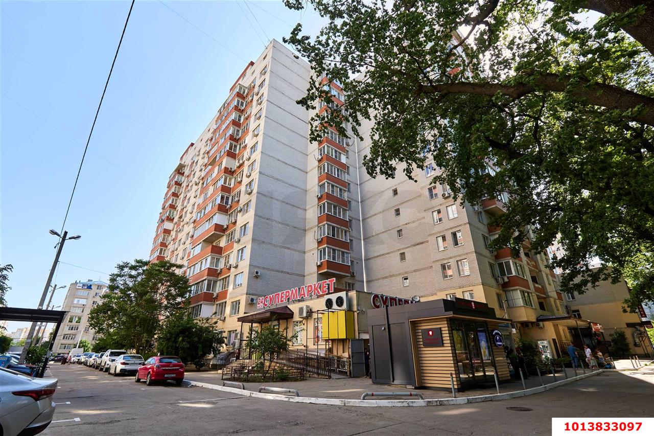 Фото №1: 1-комнатная квартира <span class="whitespace-nowrap">50 м²</span>, <span class="whitespace-nowrap">1/16 эт.</span> - Краснодар, Прикубанский внутригородской округ, мкр. Восточно-Кругликовский, ул. им. Героя Яцкова И.В., 6