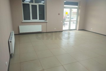 Фото №3: Торговое помещение 40 м² - Краснодар, мкр. жилой комплекс Премьера, ул. Автолюбителей, 1/7к1