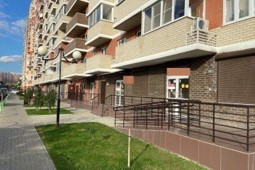 Фото №4: Торговое помещение 42 м² - Краснодар, мкр. жилой комплекс Премьера, ул. Автолюбителей, 1/7к1
