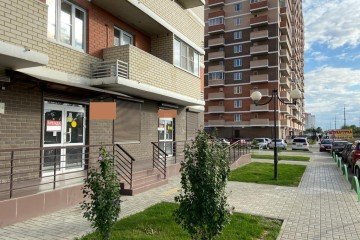 Фото №3: Торговое помещение 42 м² - Краснодар, мкр. жилой комплекс Премьера, ул. Автолюбителей, 1/7к1