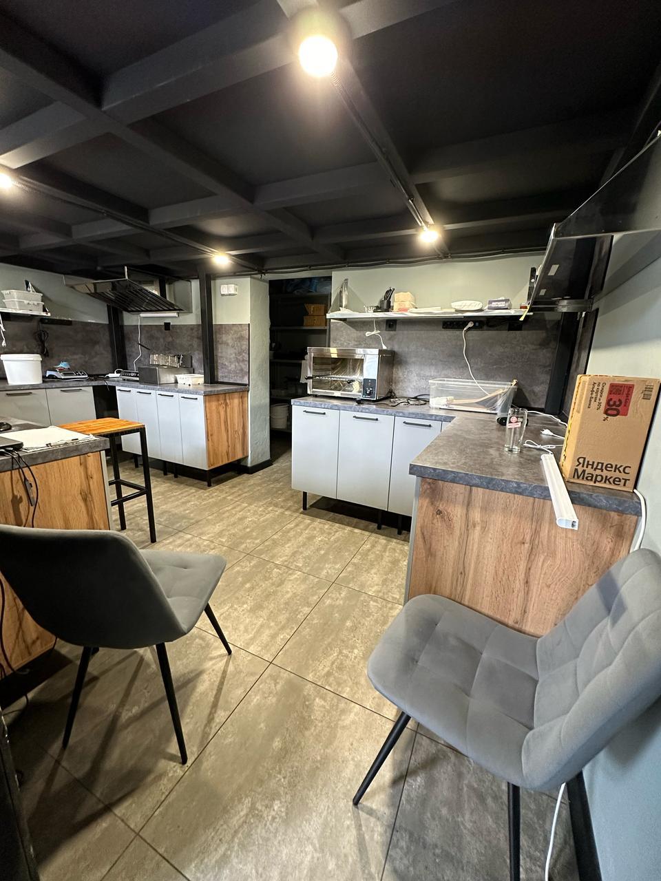 Фото №7: Коммерция 24 м² - Краснодар, Центральный внутригородской округ, мкр. Центральный, ул. Красная, 100