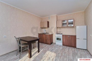 Фото №1: 1-комнатная квартира 37 м² - Краснодар, мкр. Почтовый, ул. имени Валерия Гассия, 21