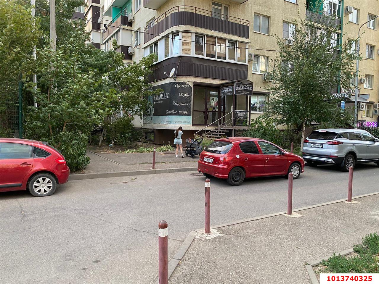 Фото №1: Торговое помещение 69 м² - Краснодар, жилой комплекс Возрождение, ул. имени 40-летия Победы, 109