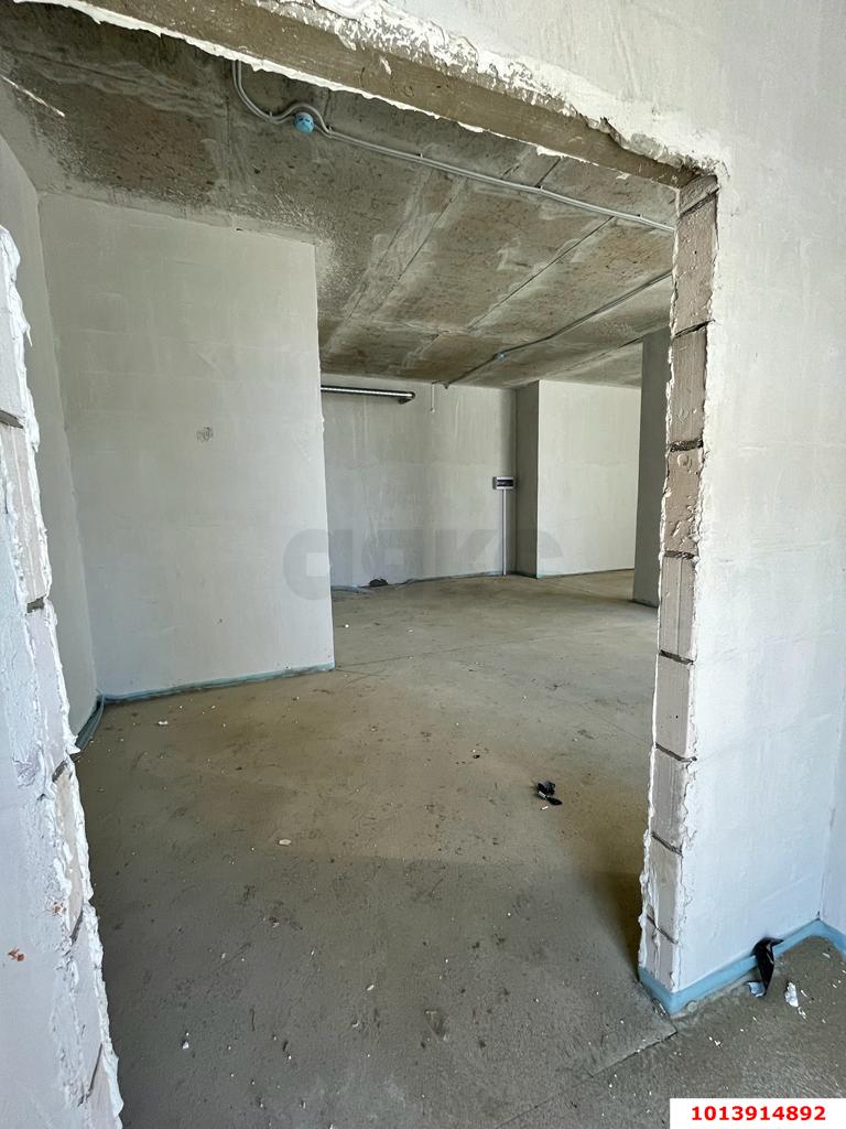 Фото №5: Торговое помещение 45 м² - Краснодар, имени Петра Метальникова, ул. Цезаря Куникова, 24к3