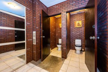 Фото №5: Коммерция 182 м² - Краснодар, мкр. Центральный, ул. Коммунаров, 64