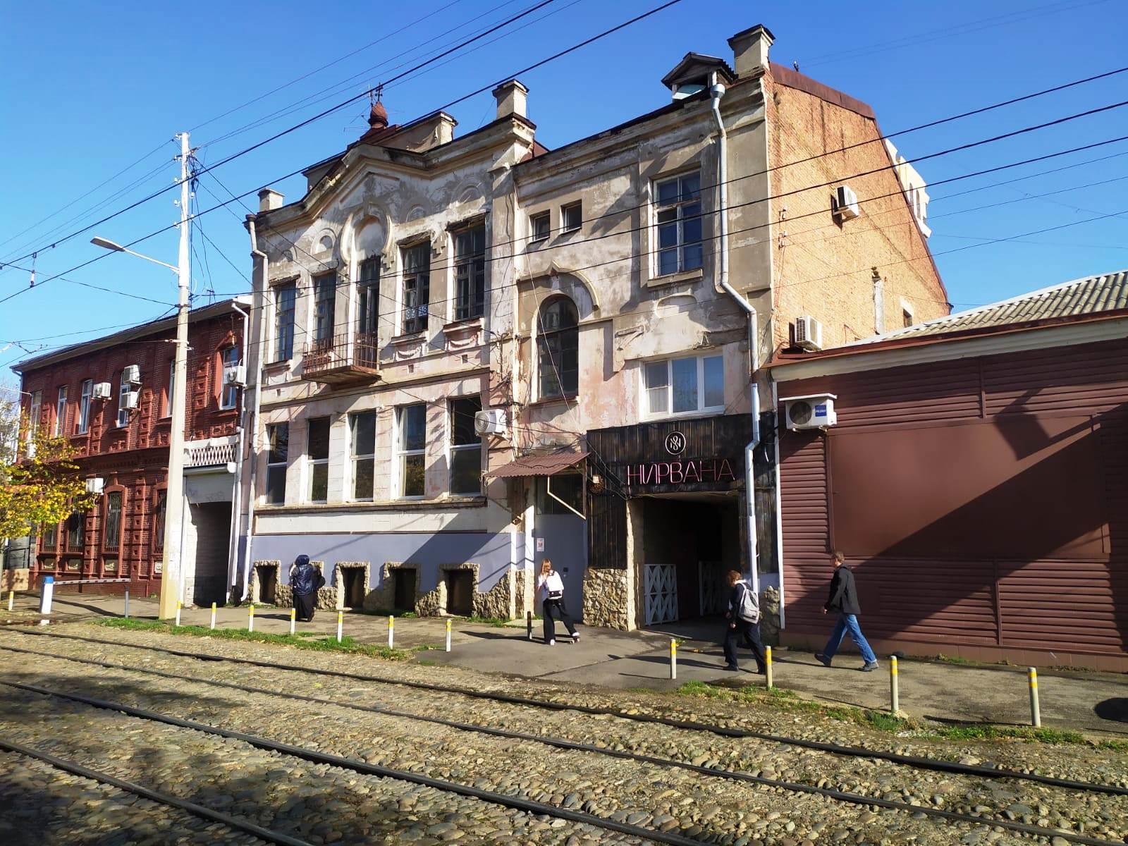 Фото №2: Коммерция 182 м² - Краснодар, Центральный внутригородской округ, мкр. Центральный, ул. Коммунаров, 64