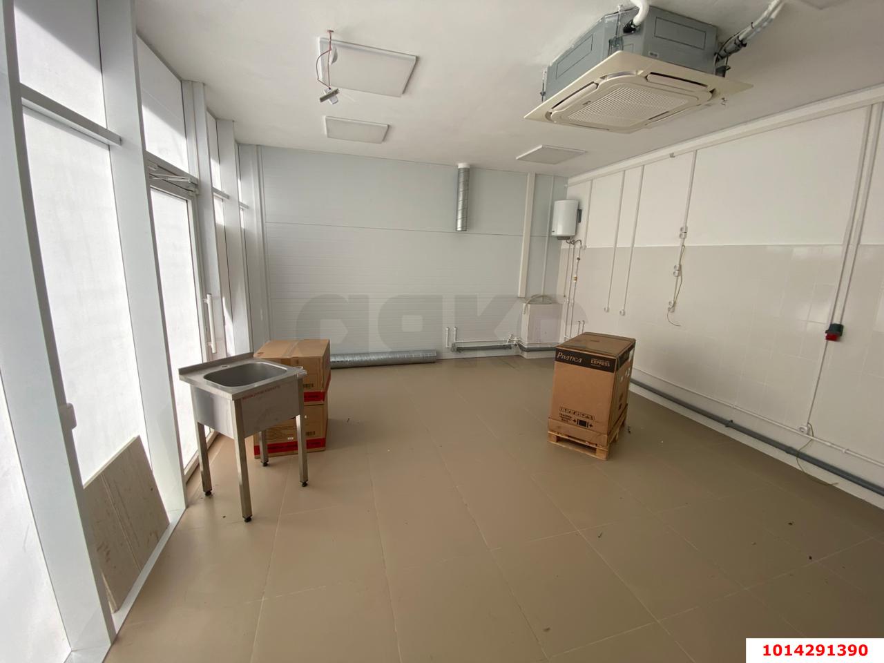 Фото №2: Коммерция 269 м² - Краснодар, мкр. Прикубанский внутригородской округ, ул. имени Ивана Лотышева, 1