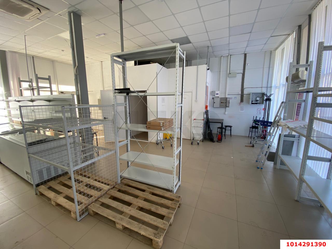 Фото №3: Коммерция 269 м² - Краснодар, мкр. Прикубанский внутригородской округ, ул. имени Ивана Лотышева, 1