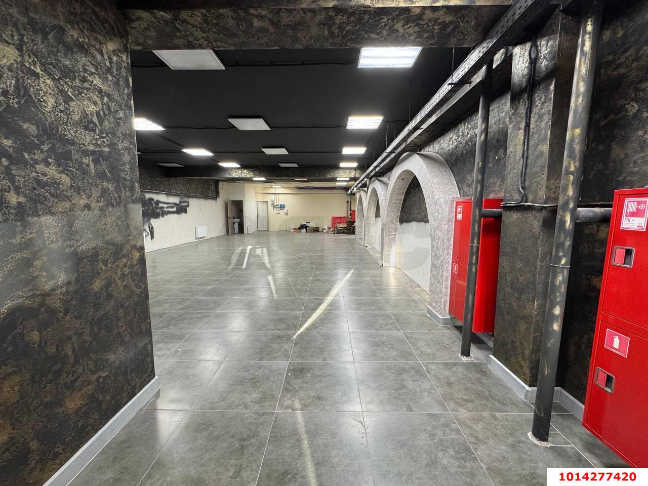 Фото №4: Торговое помещение 130 м² - Краснодар, имени Петра Метальникова, ул. Петра Метальникова, 28А