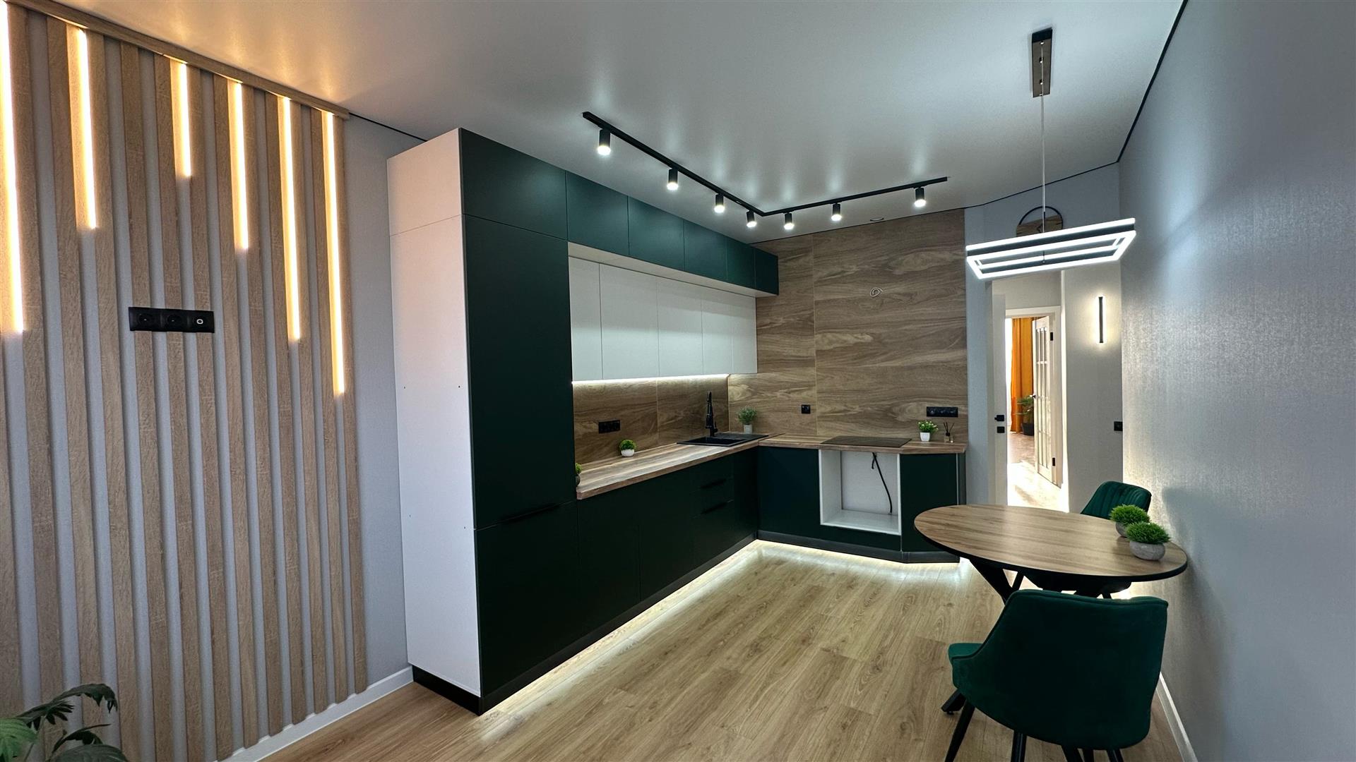 Фото №1: 2-комнатная квартира 57 м² - Российский, мкр. Прикубанский внутригородской округ, ул. Тепличная