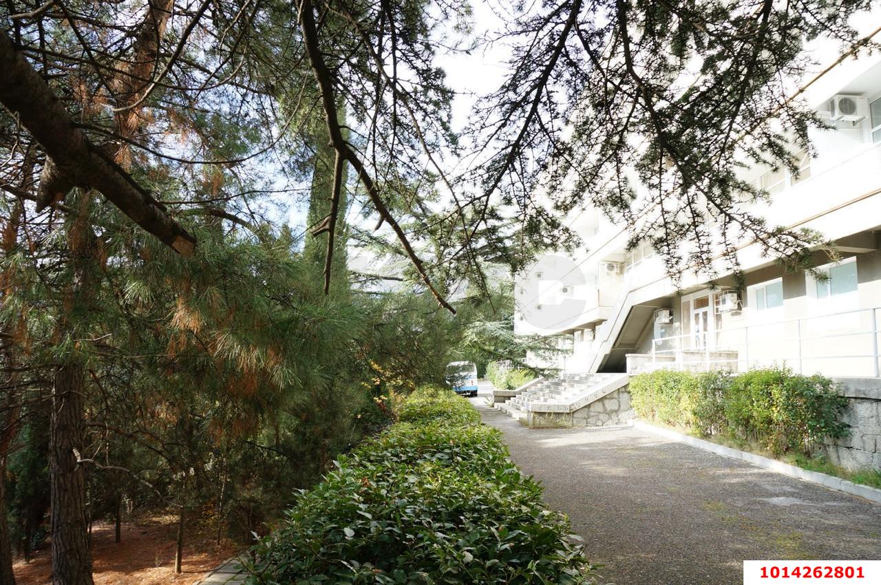 Фото №1: Земельный участок под ИЖС 4.3 сот. - Ялта, ул. Свердлова, 32