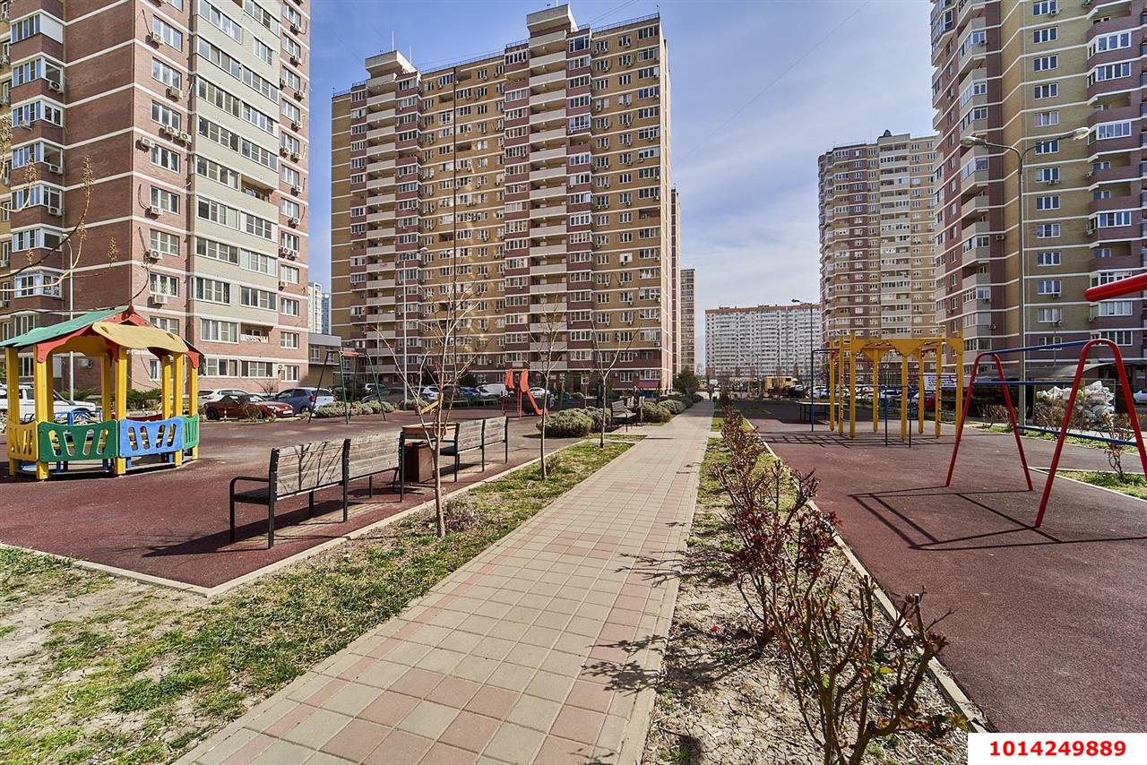 Фото №1: 1-комнатная квартира 37 м² - Краснодар, жилой комплекс Бауинвест, ул. Героев-Разведчиков, 11/3