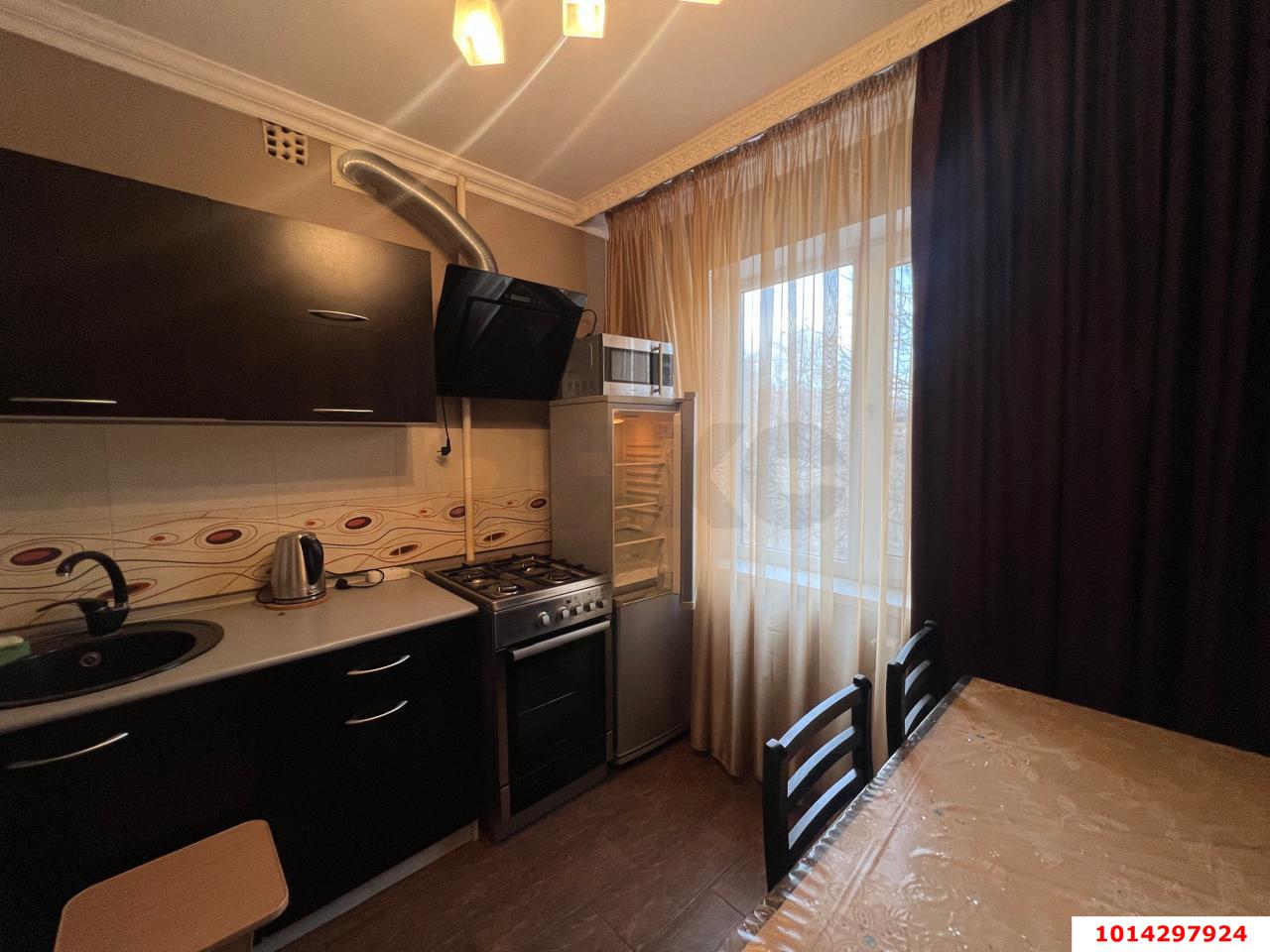 Фото №3: 3-комнатная квартира 58 м² - Краснодар, мкр. Западный внутригородской округ, ул. Красная, 149