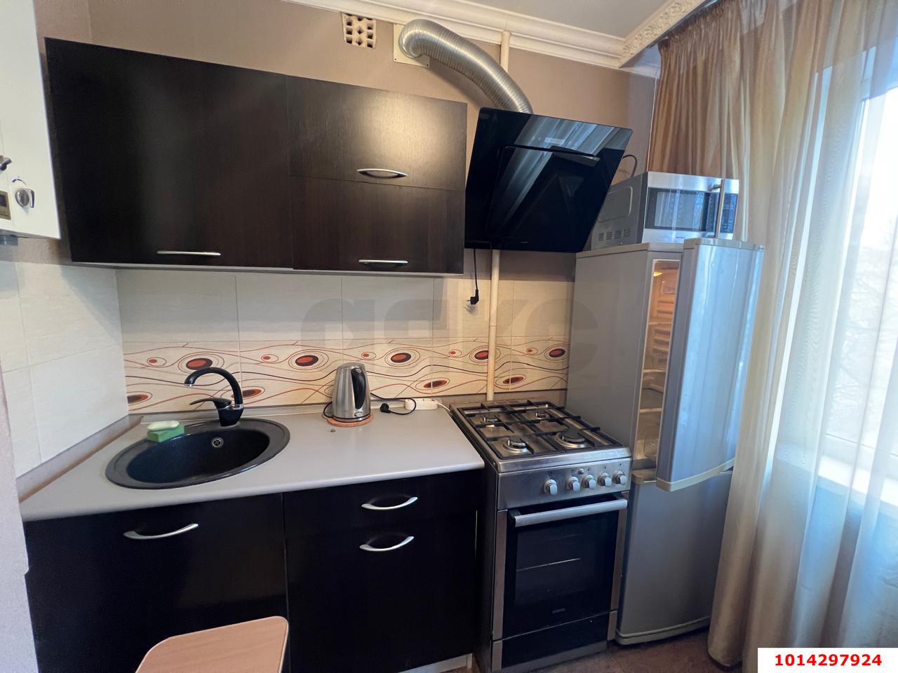 Фото №1: 3-комнатная квартира 58 м² - Краснодар, Западный внутригородской округ, ул. Красная, 149