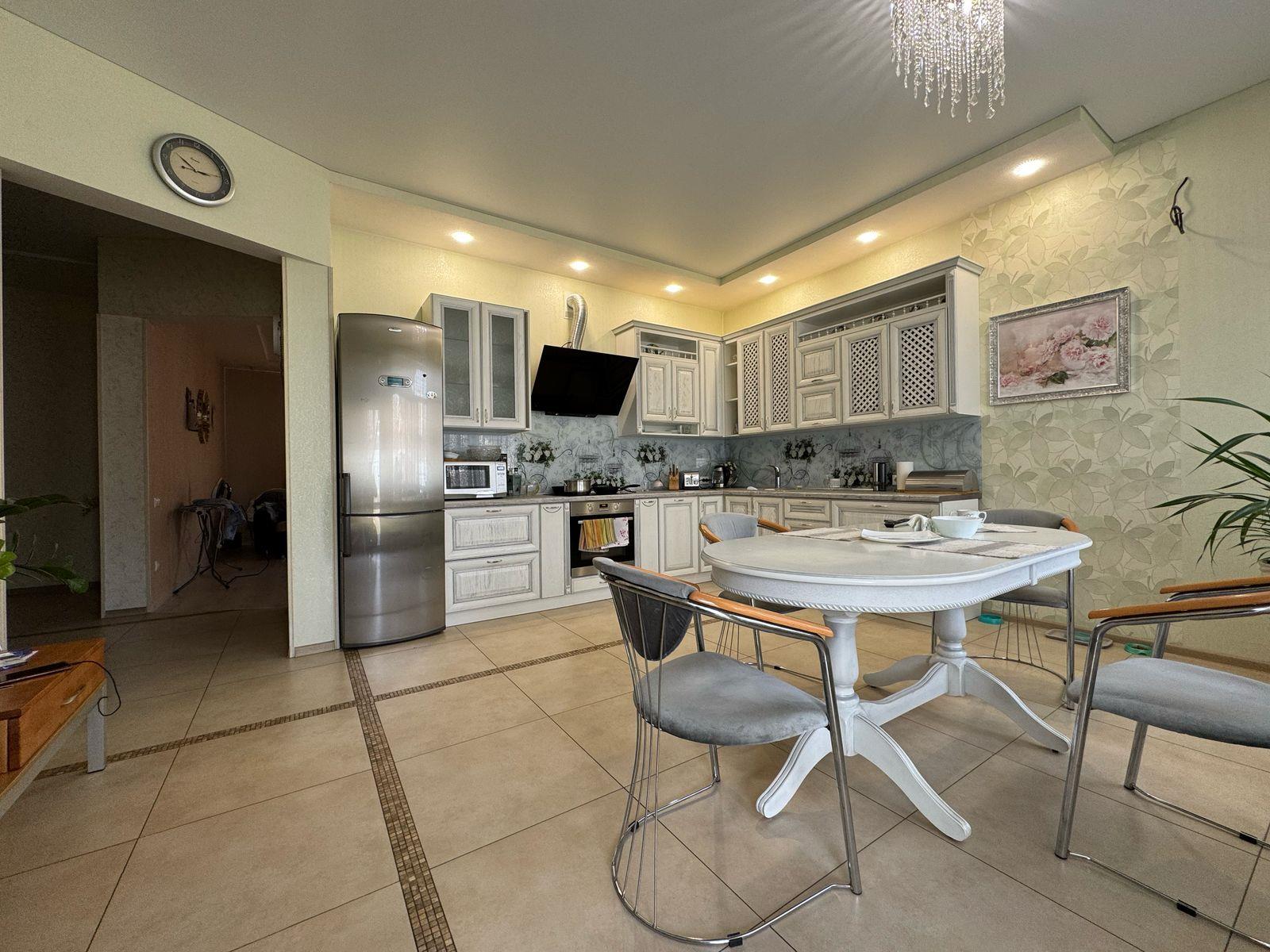 Фото №11: Дом 195 м² + 7.8 сот. - Краснодар, Прикубанский внутригородской округ, Калинино, мкр. Завод Радиоизмерительных Приборов, ул. Геодезическая, 23