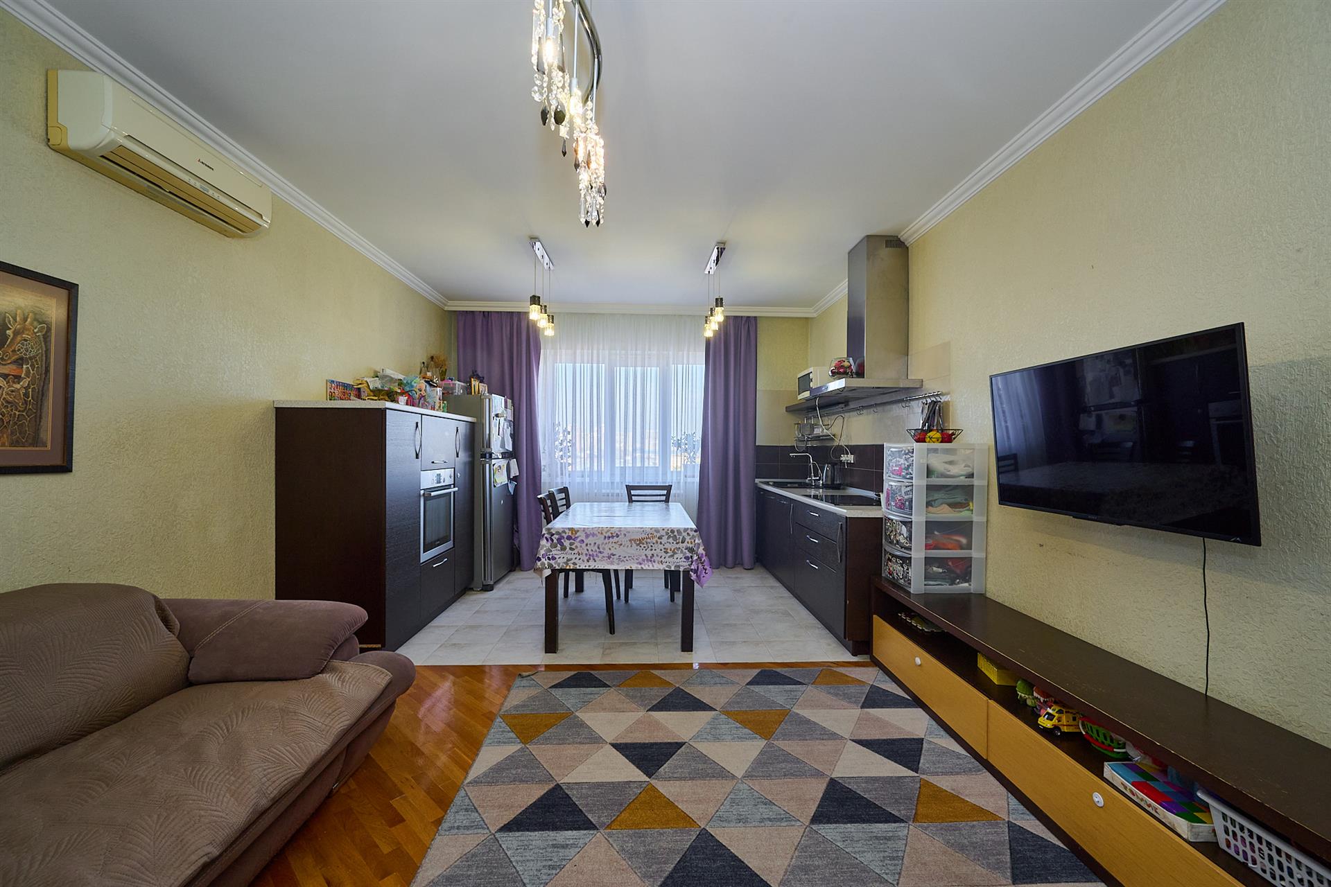 Фото №2: 2-комнатная квартира 77 м² - Краснодар, Карасунский внутригородской округ, мкр. Камвольно-суконный Комбинат, ул. Камвольная, 3