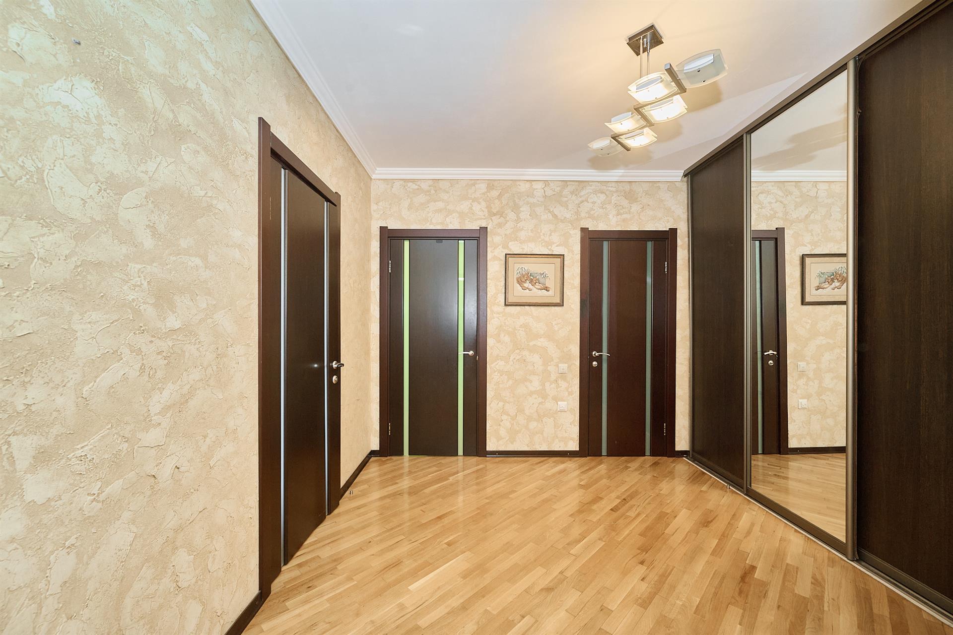 Фото №11: 2-комнатная квартира 77 м² - Краснодар, Карасунский внутригородской округ, мкр. Камвольно-суконный Комбинат, ул. Камвольная, 3