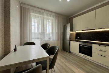 Фото №1: 1-комнатная квартира 45 м² - Краснодар, мкр. жилой комплекс Гарантия, ул. Восточно-Кругликовская, 42/3к2