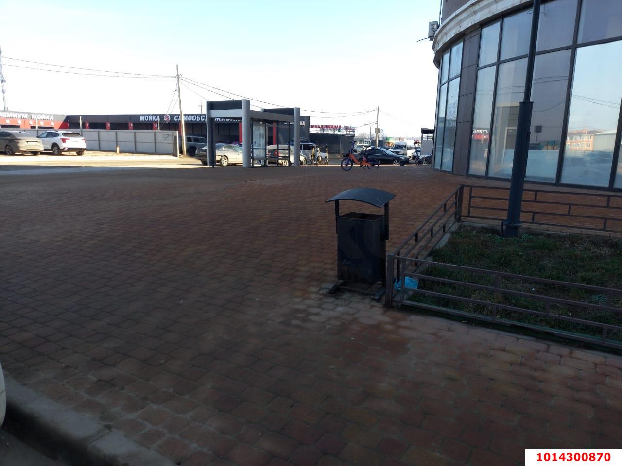 Фото №2: Торговое помещение 142 м² - Краснодар, жилой комплекс Символ, ул. Командорская, 9/1