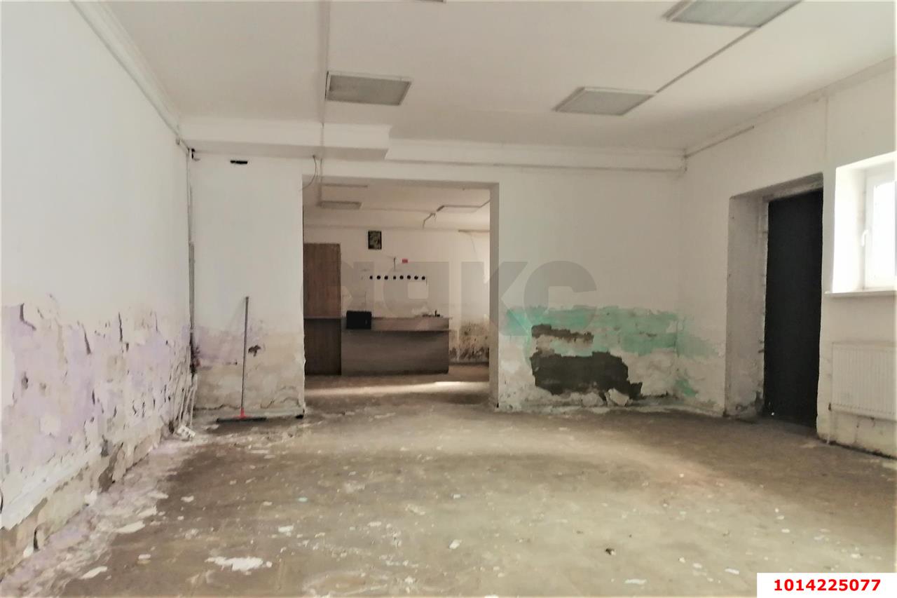 Фото №2: Торговое помещение 34 м² - Российский, Прикубанский внутригородской округ, ул. Ратной Славы, 25