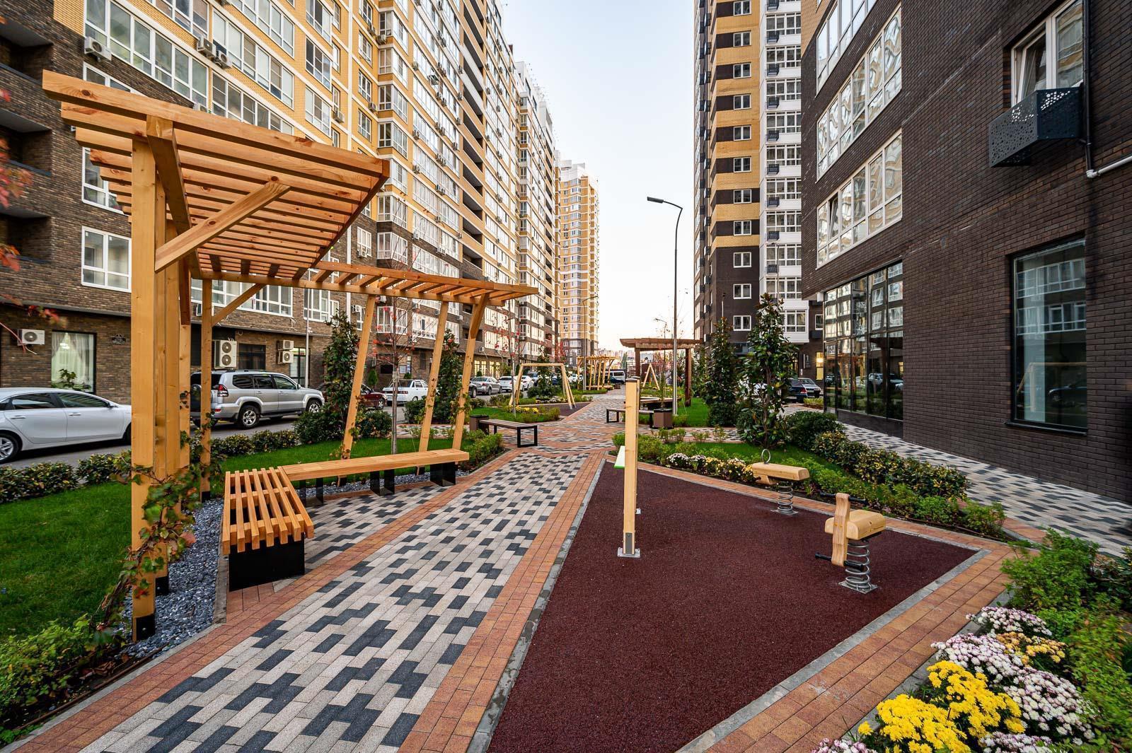 Фото №2: 1-комнатная квартира 41 м² - Краснодар, Карасунский внутригородской округ, Хлопчато-бумажный Комбинат, мкр. жилой комплекс Элегант, ул. Старокубанская, 131/1