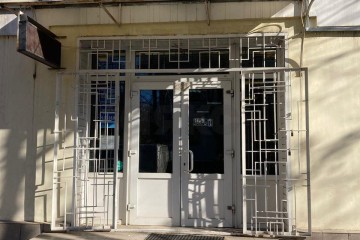 Фото №2: Торговое помещение 75 м² - Краснодар, мкр. Центральный, ул. Ленина, 101