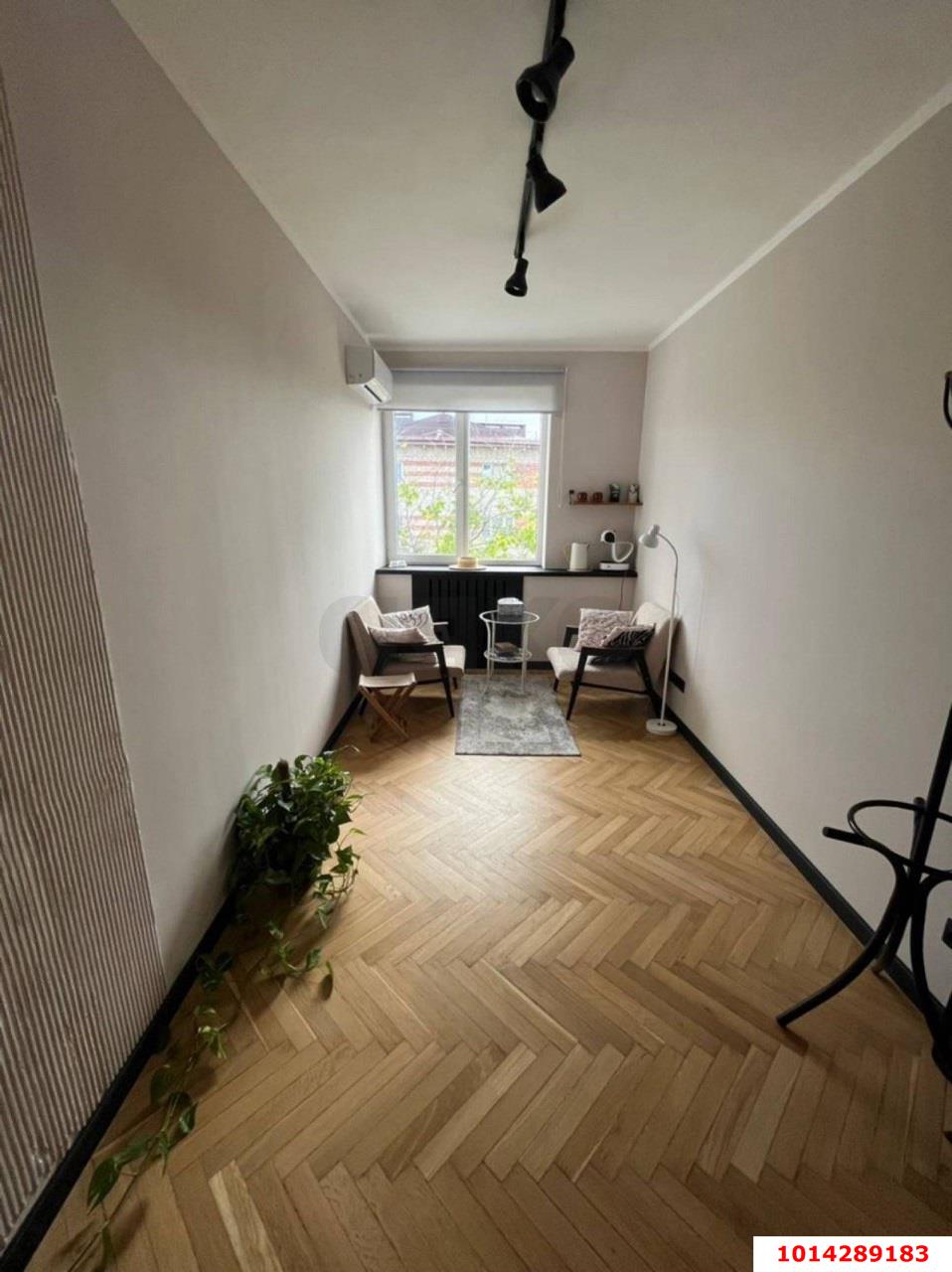 Фото №1: Коммерция 12 м² - Краснодар, Центральный внутригородской округ, мкр. Центральный, ул. Коммунаров, 217А