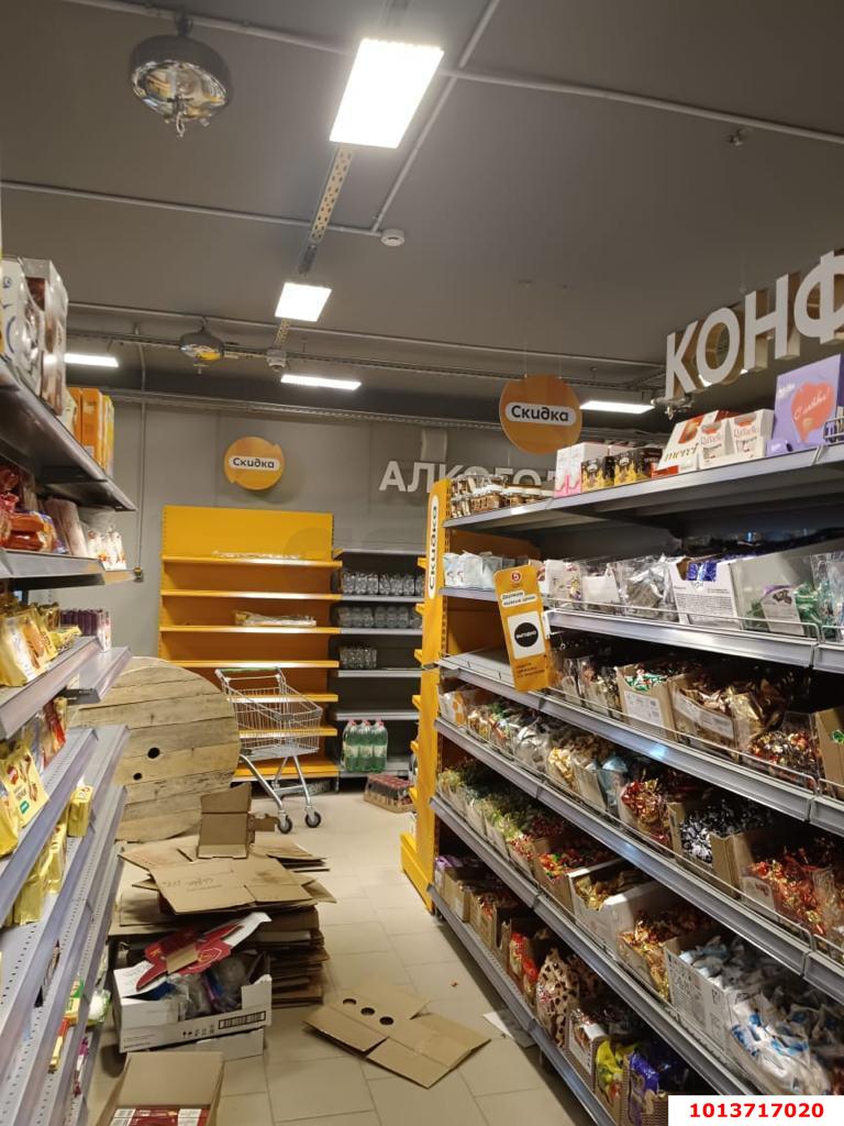 Фото №3: Торговое помещение 727 м² - Волковка, Лазаревский, ул. Космическая, 33В