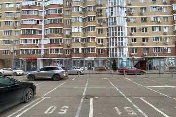 Фото №3: Торговое помещение 99 м² - Краснодар, мкр. имени Петра Метальникова, ул. Цезаря Куникова, 24с1