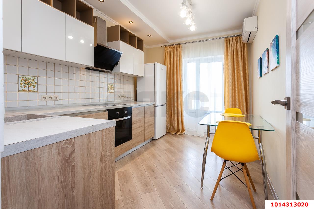 Фото №1: 1-комнатная квартира 43 м² - Краснодар, Центральный, ул. Коммунаров, 270