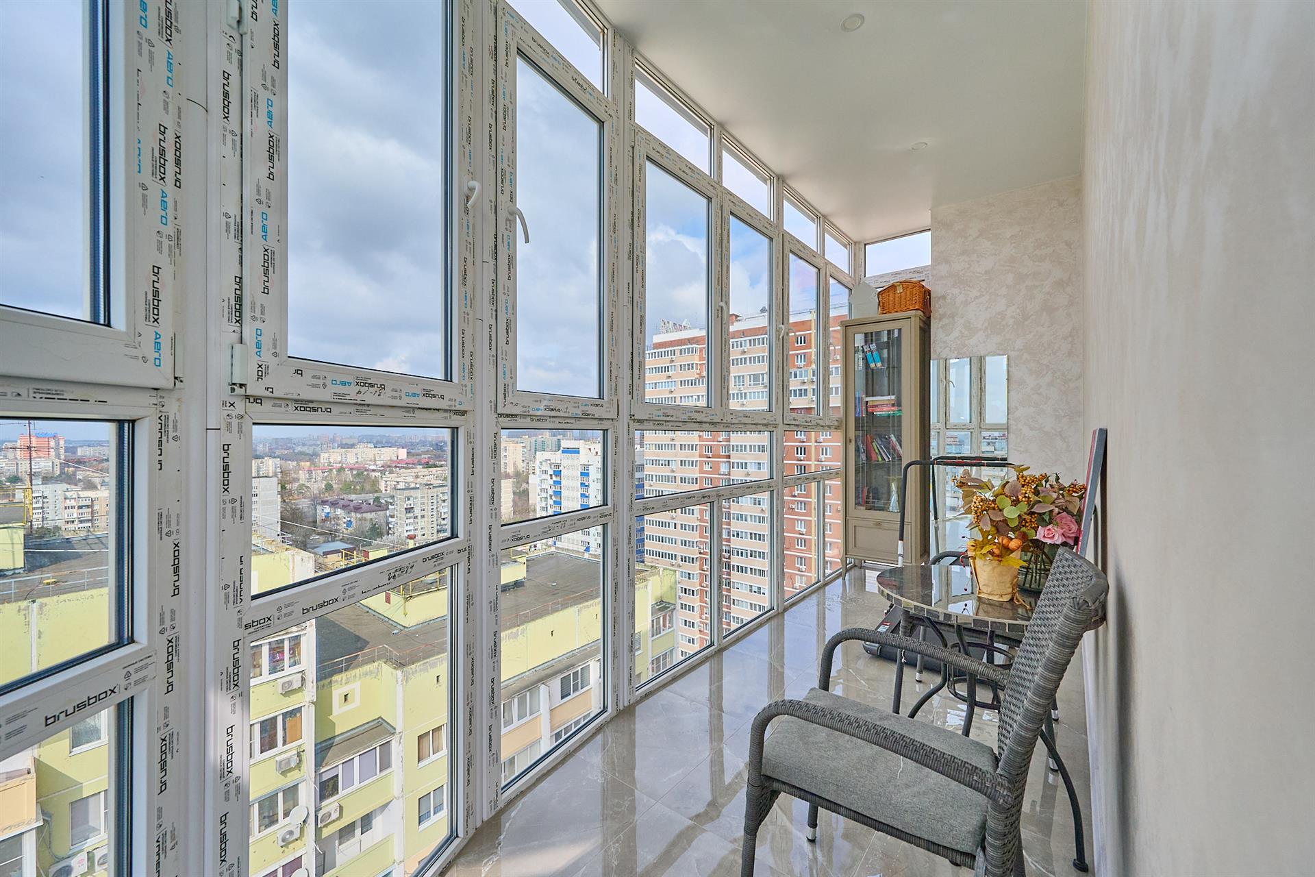 Фото №16: 3-комнатная квартира 101 м² - Краснодар, Карасунский внутригородской округ, жилой комплекс Поющие Фонтаны, мкр. Гидростроителей, ул. имени Невкипелого, 10