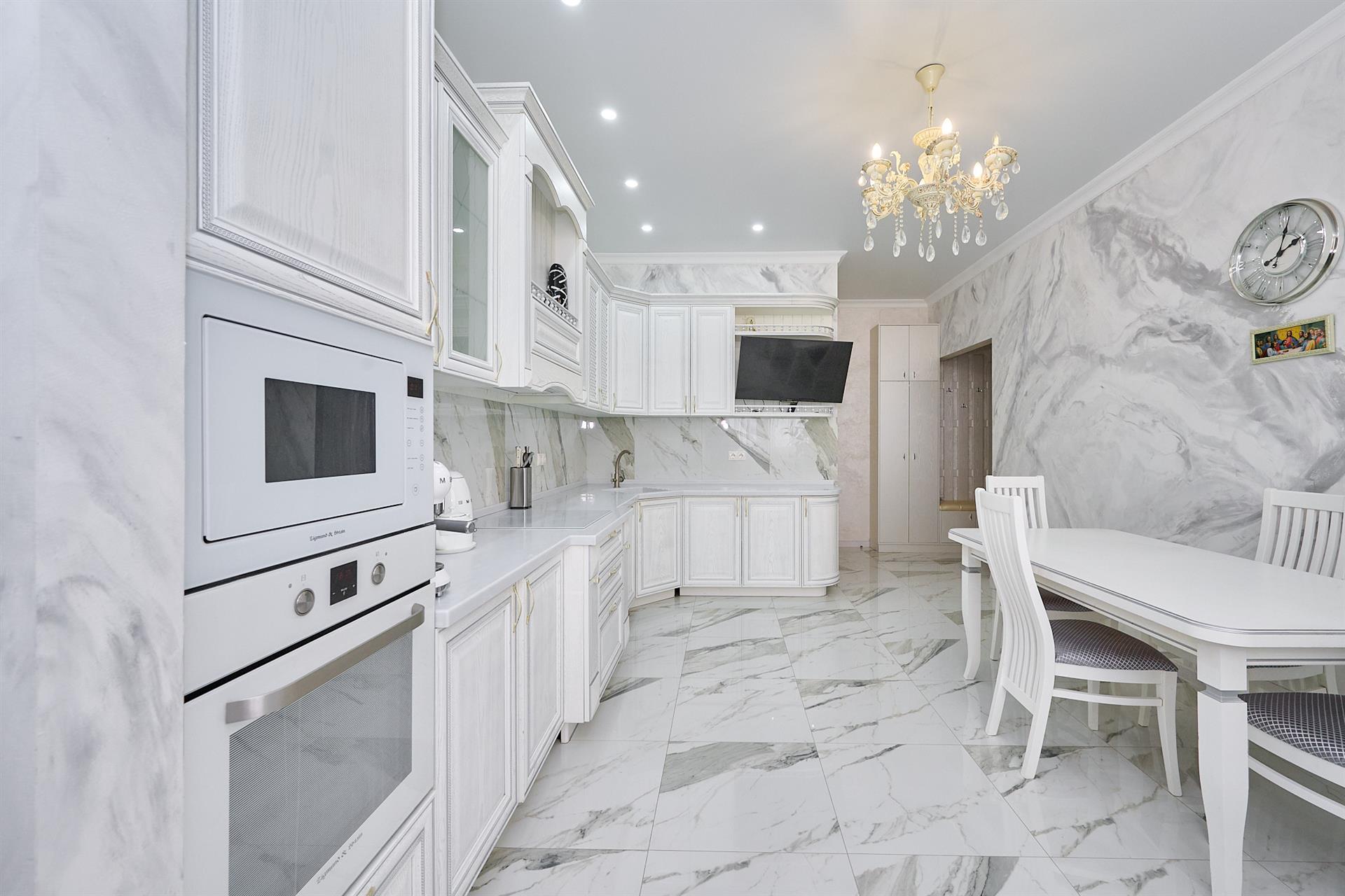 Фото №2: 3-комнатная квартира 101 м² - Краснодар, Карасунский внутригородской округ, жилой комплекс Поющие Фонтаны, мкр. Гидростроителей, ул. имени Невкипелого, 10