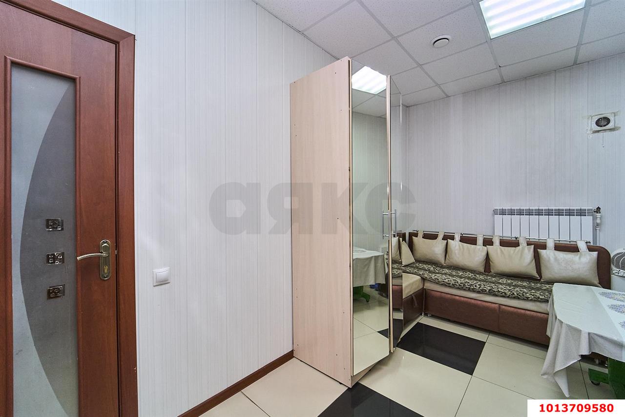 Фото №13: Торговое помещение 129 м² - Краснодар, Восточно-Кругликовский, ул. Черкасская, 57/2