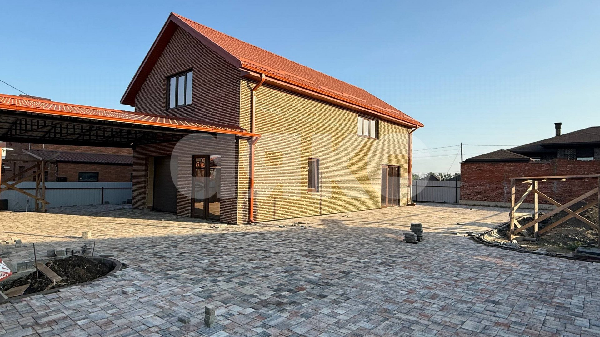 Фото №2: Дом 220 м² + 5 сот. - Кореновск, ул. Тихорецкая