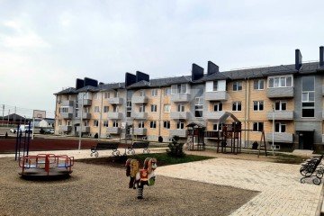 Фото №1: 2-комнатная квартира 72 м² - Кореновск, мкр. 10-й, ул. Таманская, 3к2